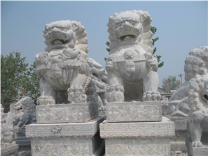 White Marble Carving Lion Sculpture