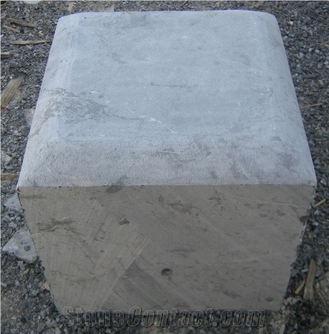 Vietnam Bluestone Tumbled Cobble Stone