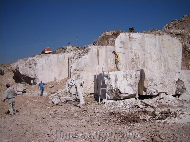 Roza Travertine Quarry, Blocks