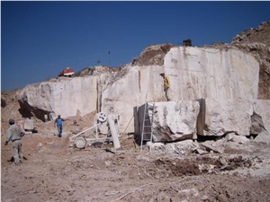 Roza Travertine Quarry, Blocks