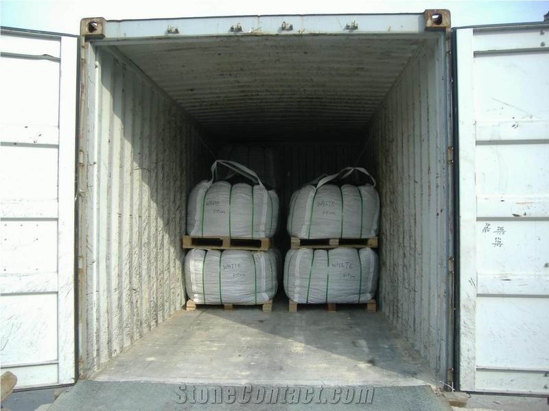 Pebble Stone Container Loading