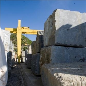 Moon Grey San Vicente Limestone Blocks