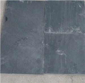 P018 Black Slate Slabs & Tiles