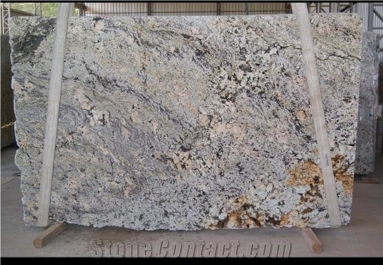 Crema Nevada Granite Slabs, Brazil Beige Granite