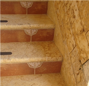 Caribbean Blond Coral Stone Steps