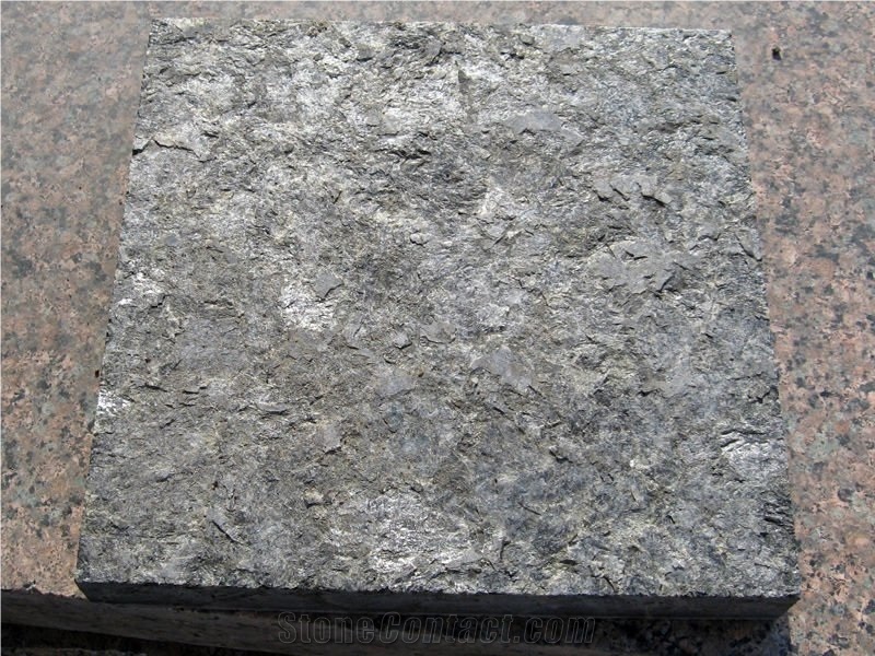 Golovinskiy Labradorite Granite Tile