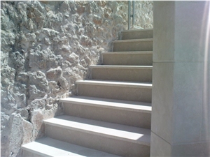 Moleanos Beige Limestone Stair, Vidraco De Molianos Creme Beige Limestone