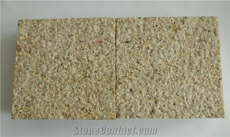 Bush-hammered G682 Granite Tiles, Rustic Yellow Granite Tiles