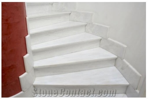 Polaris Classic White Marble Stairs