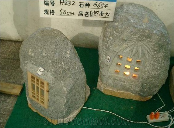G654 Stone Lanterns