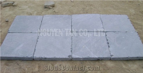Tumbled Vietnam Blue Stone Paver Set