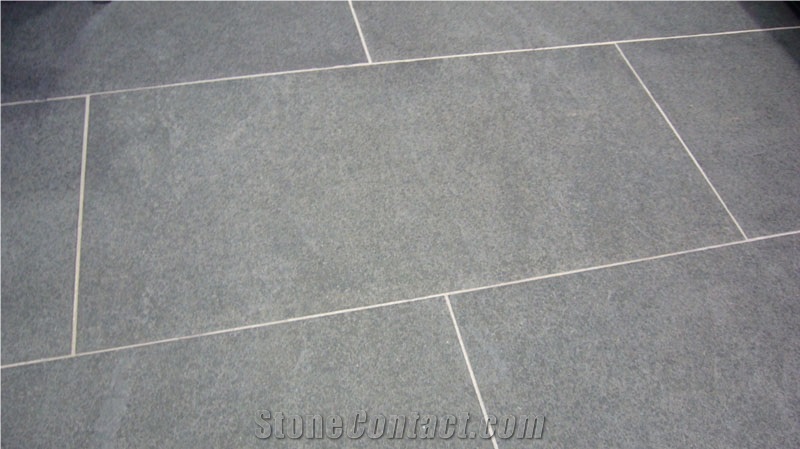 Brushed Hammered Basalt/Basalto/Andesite/Fine Bush Hammered/China Grey Basalt Slabs & Tiles / China Black Basalt Tiles & Slabs / Factory Owner
