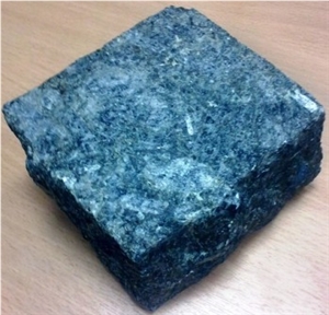 Labradorit Volga Blue Cobble Stone, Granite
