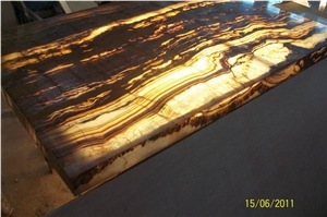 Tiger Vein Onyx Glass Kitchen Top Backlit (J16)