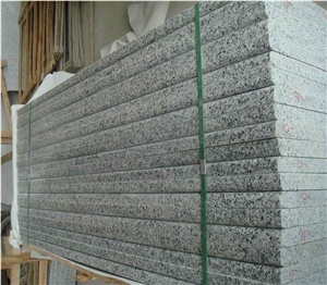 G640 Granite Step, Riser