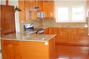 Verniz Tropical Granite Countertop and Cinnamon Maple Cabinets, Verniz Tropical Yellow Granite Kitchen Design