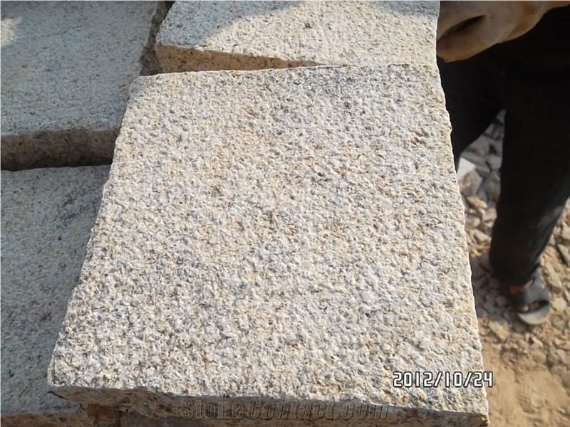 Split and Flamed G682 Sunset Yellow Granite Cube Stone