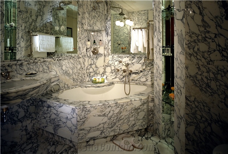Arabescato Mossa Marble Bathroom Design