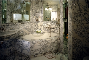 Arabescato Mossa Marble Bathroom Design