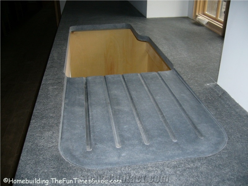 Natural Stone Drainboard Granite Kitchen Countertops from China