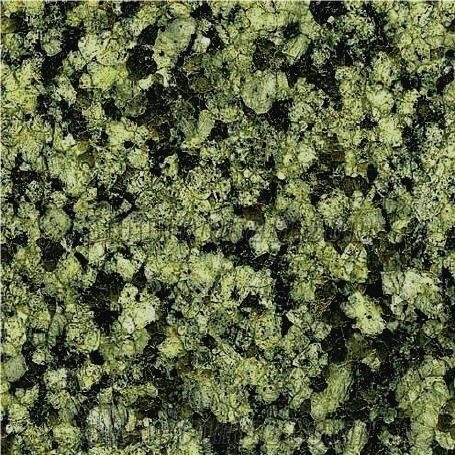 China Green Diamond Granite Slabs & Tiles