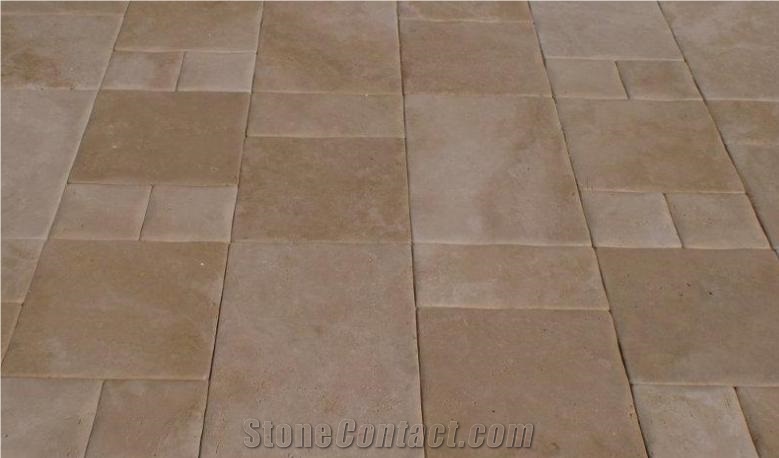 Pillow edge travertine