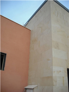 Beige Pinar Sandstone Wall Corners