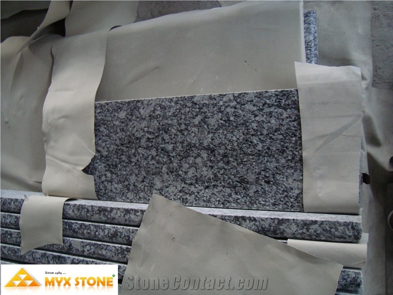 G418 Sea Wave White Granite Tiles, China Grey Granite