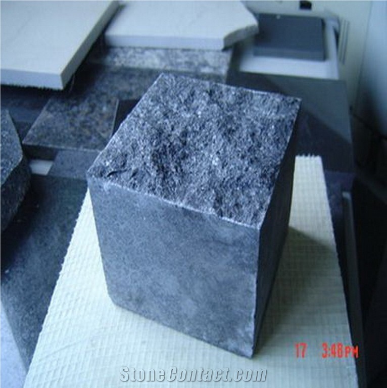 G684 Black Basalt Cube
