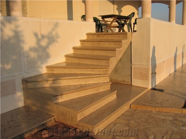 Bale Beige Limestone Stairs