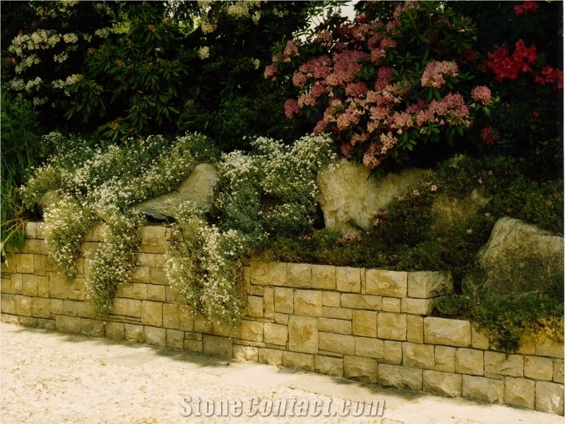 Arenite Gialla Sandstone Retaining Wall Garden, Arenite Gialla Yellow Sandstone Retaining Wall