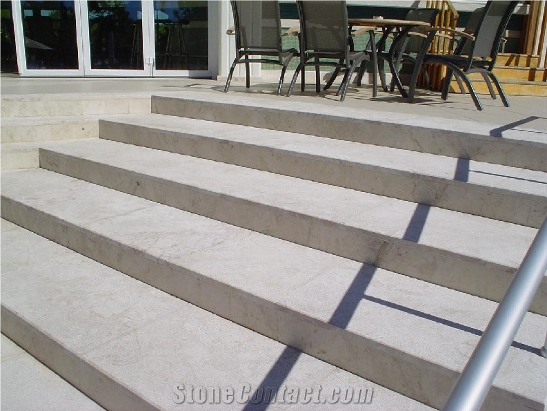 Lilia Beige Marble Stairs