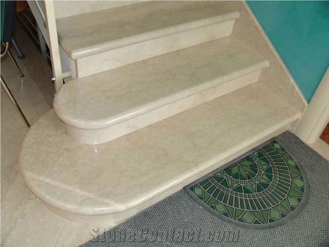 Broccato Veneziano Beige Limestone Stairs
