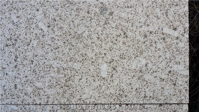 Amarillo Campanario Cobble Stone Granite, Top Face Bush Hammered and Other Faces Cut
