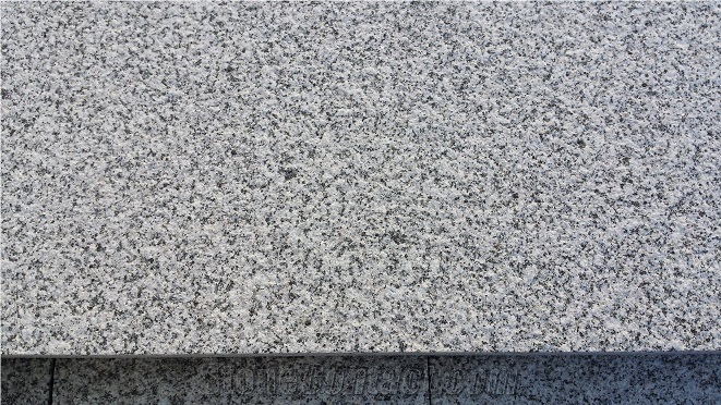 Grey Quintana Cobble Stone, Top Face Bush Hammered and Other Faces Rustic, Gris Quintana Grey Granite Cobble Stone