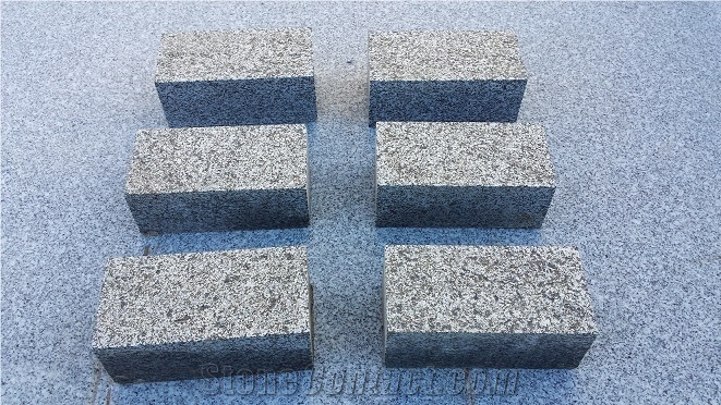 Negro Ochavo Special Cobble Stone, Top Face Flamed and Other Faces Cut, Negro Ochavo Especial Black Granite Cobble Stone