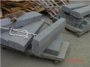 Irregular Shaped Granite Kerbstone, China Cheap Granite Kerbstone
