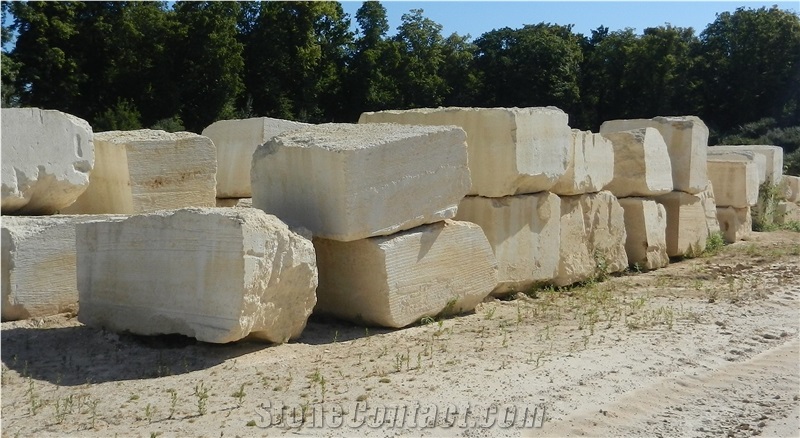 St Maximin Limestone Slabs & Tiles, France Beige Limestone