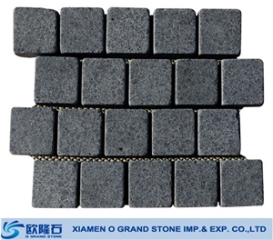 China Black Pearl G684 Paving Stone on Net, G684 Granite Cube Stone & Pavers