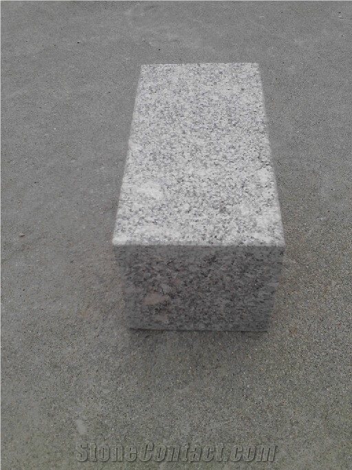 G375 Grey Granite Flamed Cube Stone