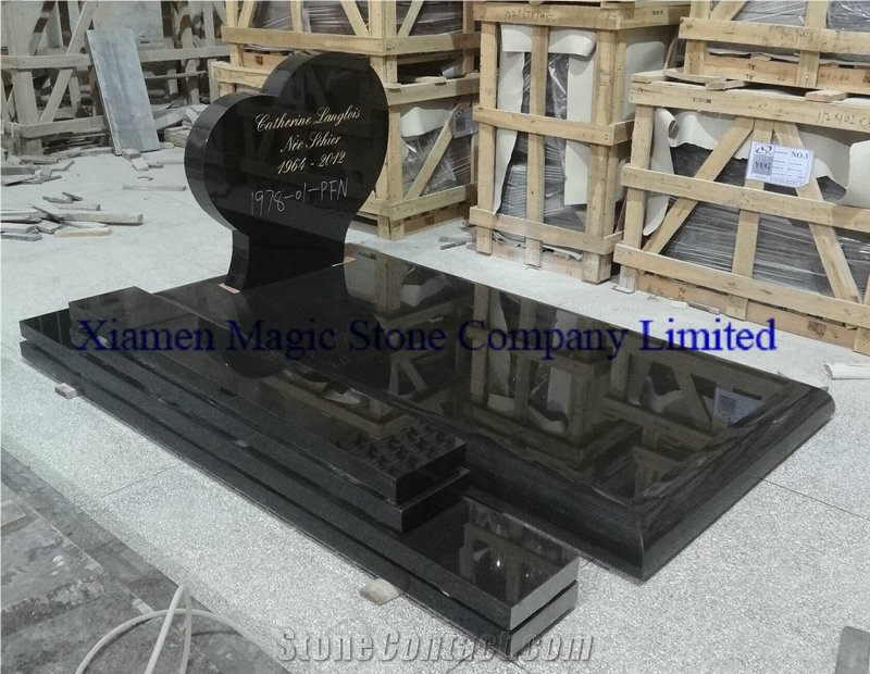 Noir Fin Granite Tombstone with Golden Letters