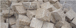 Yellow Rust/Beige Granite Cobble/Cube Stone & Pavers