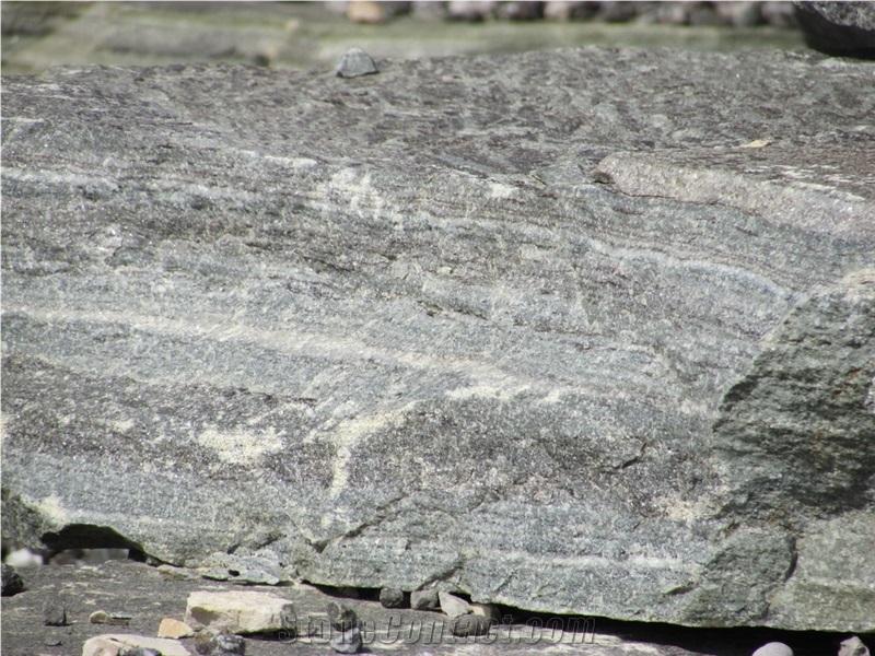 Great Lakes Granite Garden Boulders