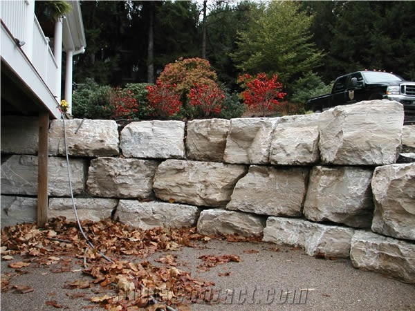 Canyon Gray Limestone Garden Retaining Wall
