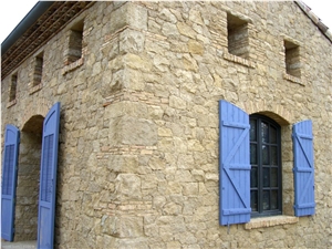 Cortona Limestone Split Building, Walling