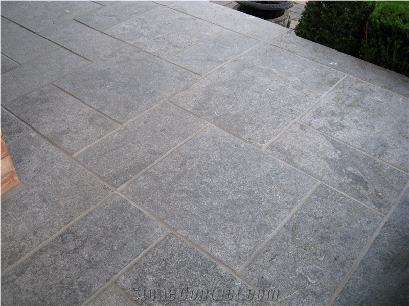 Peregrine Limestone Brushed Patio Pavement