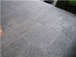 Peregrine Limestone Brushed Patio Pavement