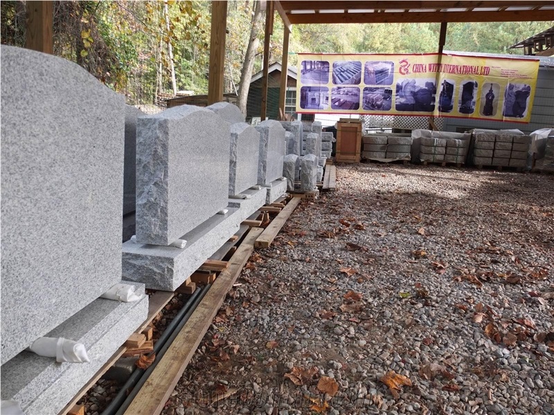 Gray Granite Monument - Northern American Style