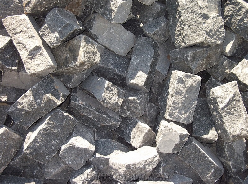 Karelia Black Granite Cobble Stone