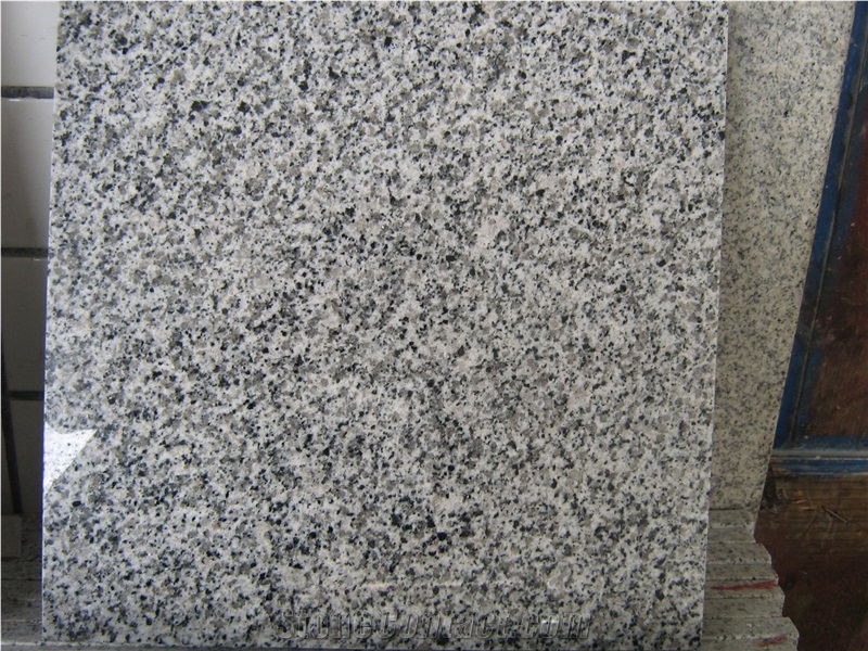 Polished G640 Grey Granite Tile